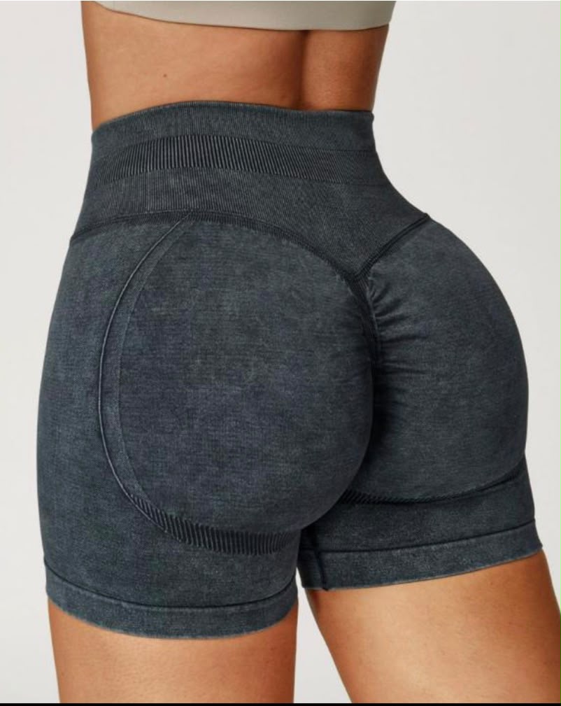 Women’s Sculpt Fit Scrunch Shorts