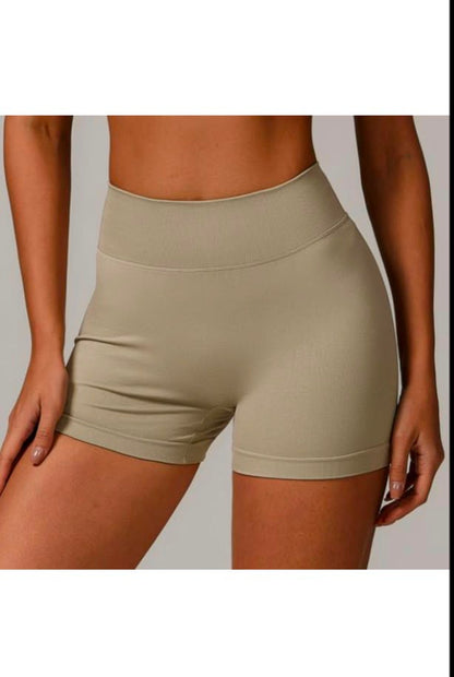 Sculpt Fit Seamless Scrunch Shorts