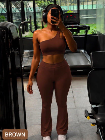 One-Shoulder Flare Active Set